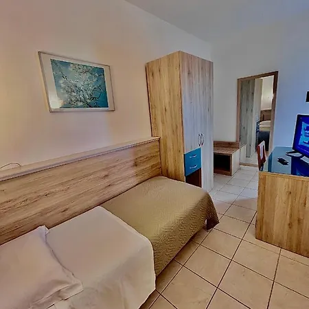Adria Hotel 4*