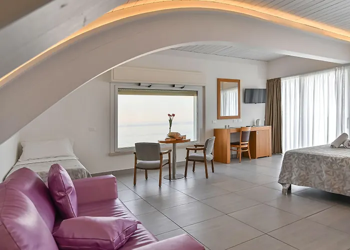 Adria Hotell