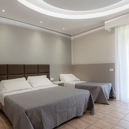 Adria 4*