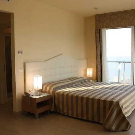 Adria 4*